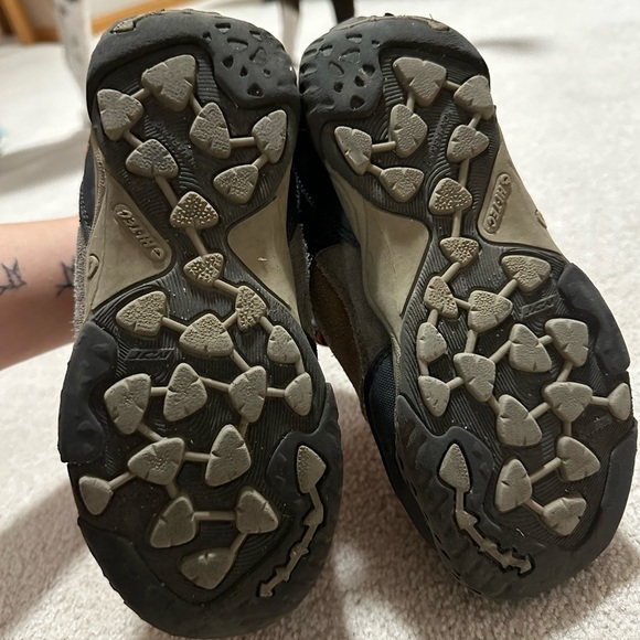 Hi tec hiking boots - Picture 3 of 5